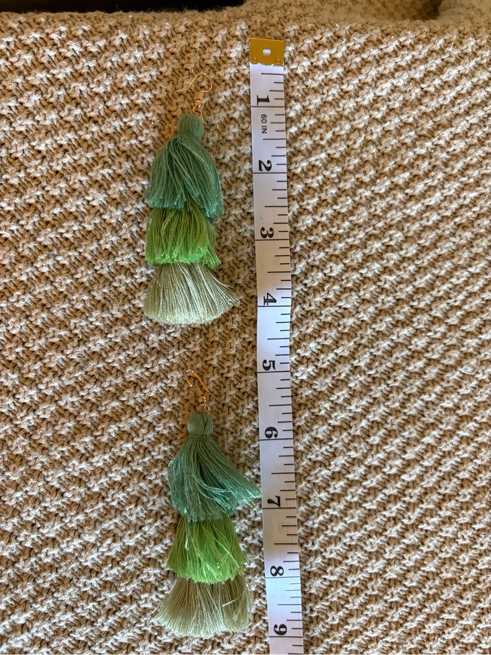 Boutique Green Ombre Tassel Drop Earrings colorblock EUC teacher